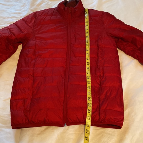 REVERSIBLE Puffer! Cannot go wrong if you want to add a puffer to your closet! - Picture 6 of 10